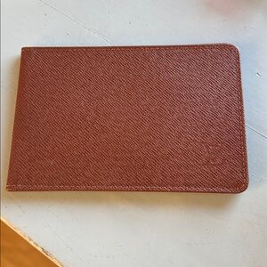LOUIS VUITTON gently Used Unisex Taiga ID/Card Case Wallet